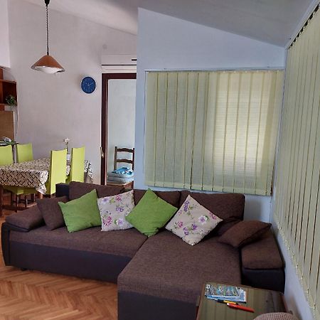 Apartment Silvana Božava Екстериор снимка